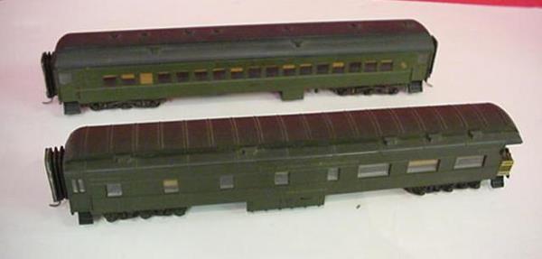 Four C and O HO Scale Old Style Passenger Cars: Four C and O HO Scale Old Style Passenger Cars: Dining Car "Williamsburg", a George Washington Short Passenger Car and Two Old Style Short Passenger Cars Very Good Condition.