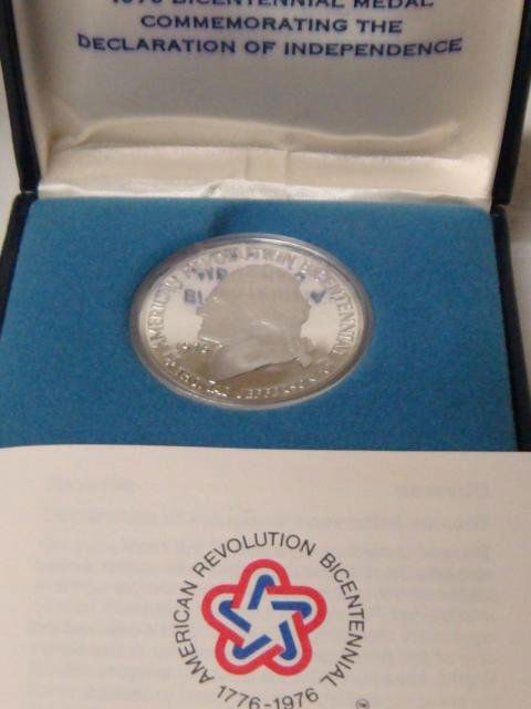 1976 Bicentennial Commemorative Silver Medal: 1976 Bicentennial Commemorative Silver Medal: 1 OZ Sterling Silver Proof Coin Issued 1975 with Image of Thomas Jefferson and Declaration of Independence on Reverse. In Display Case with Certificate of