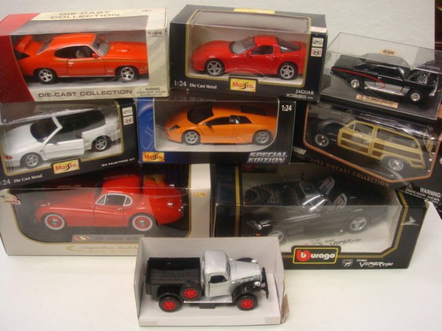 Eight Die Cast Cars Including Bburago, Maisto:: Eight Die Cast Cars Including Bburago, Maisto: Mostly 1:24 Scale. (60-100)