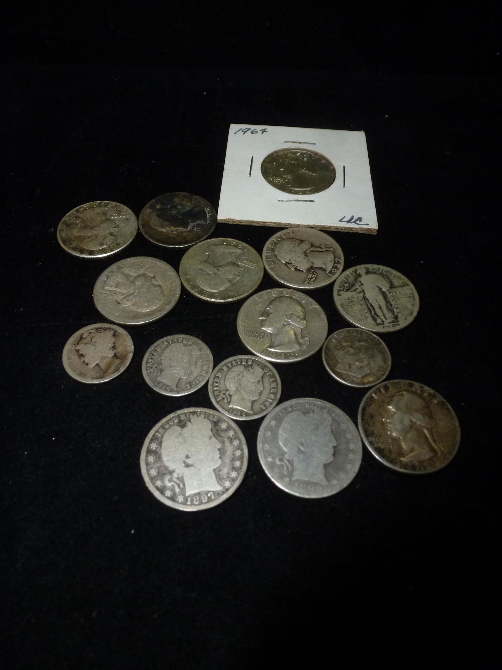 US Old Silver Coins, 11 Quarters, 4 Dimes: (1 of 3)