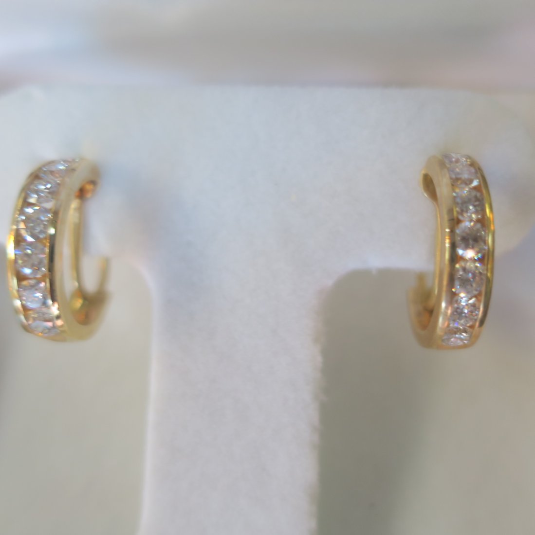 14KT Diamond Hoop Screwback Earrings: (1 of 3)