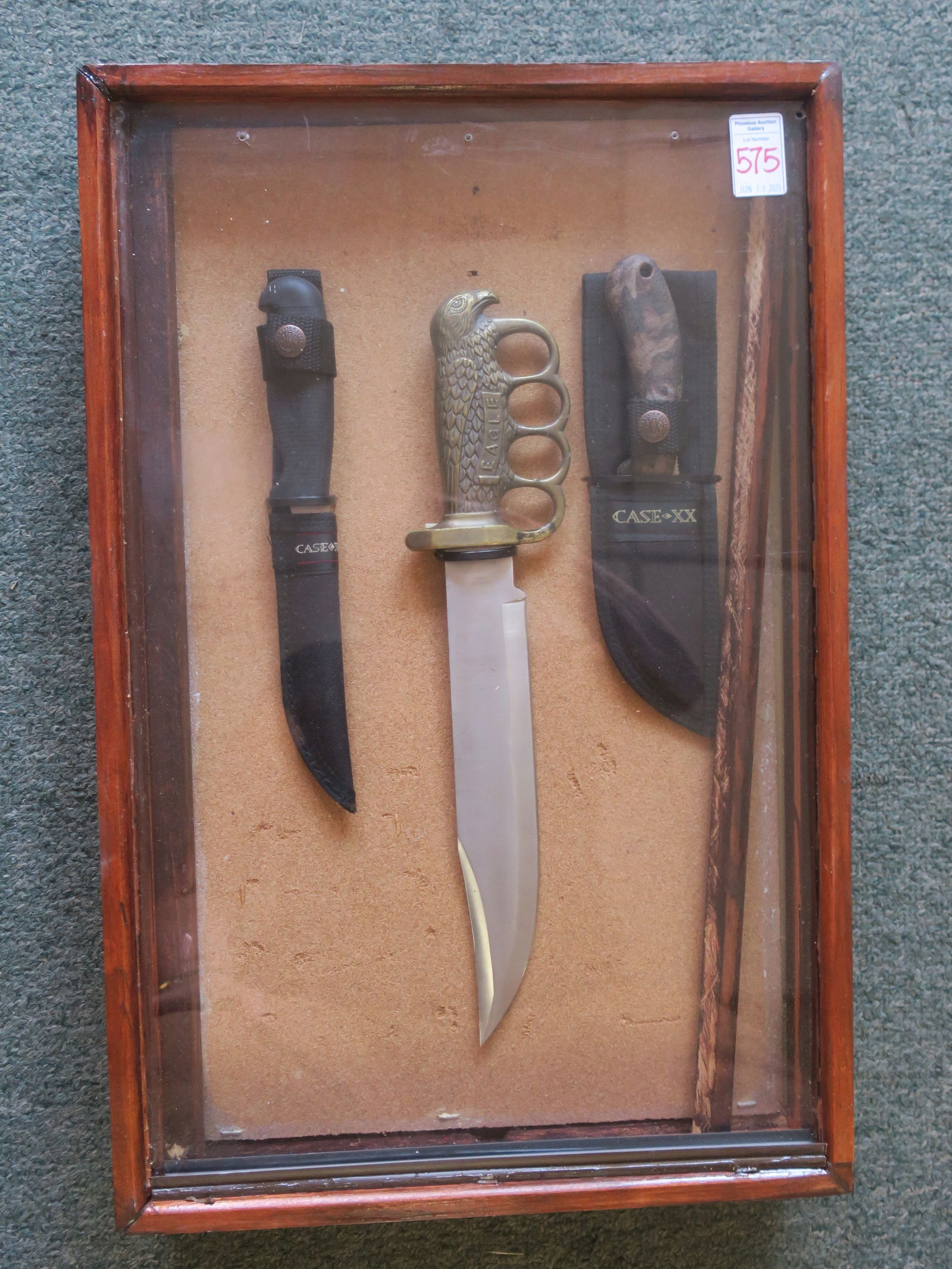 KNUCKLEDUSTER Eagle Handled Bowie Style: (1 of 3)