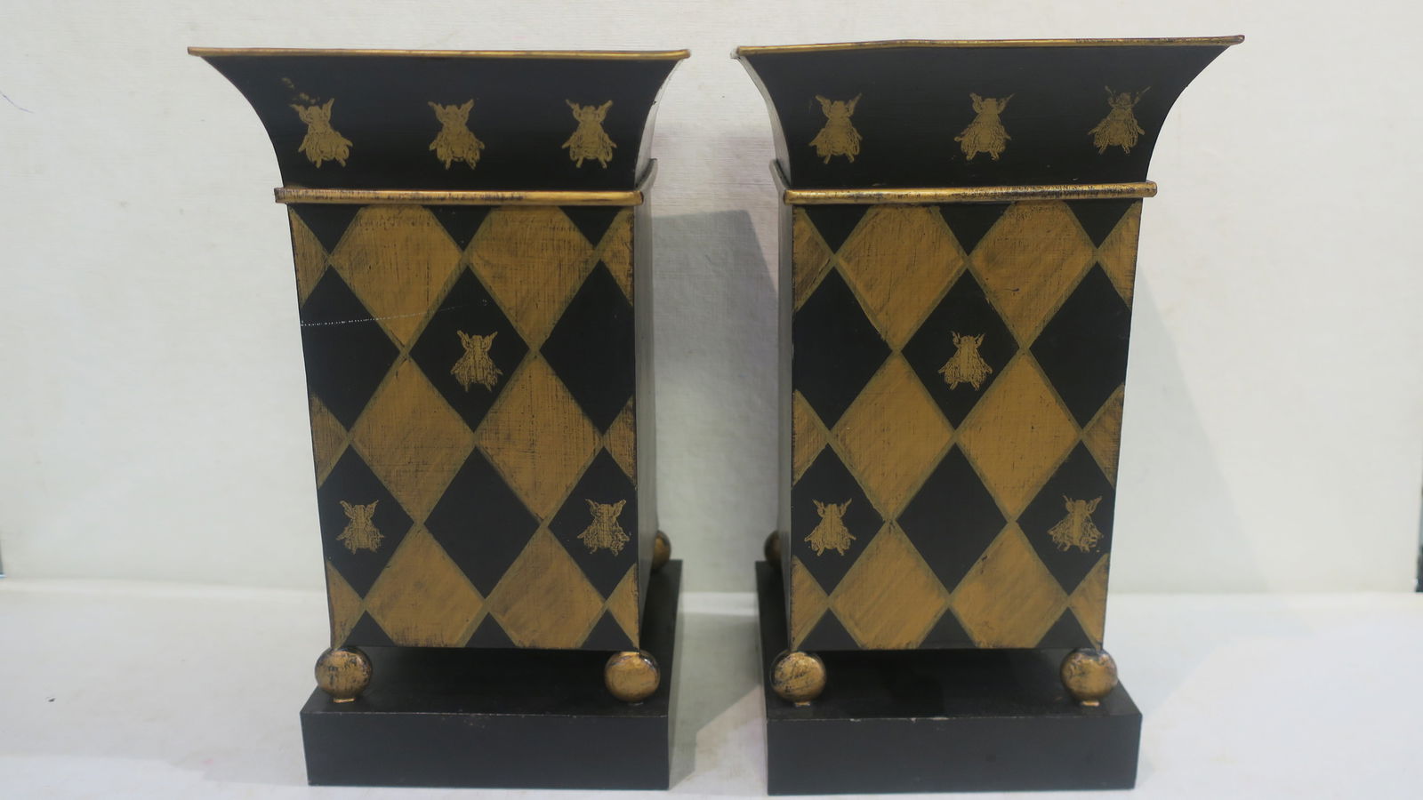 Pair of Black and Gold Diamond Metal Planters: (1 of 3)