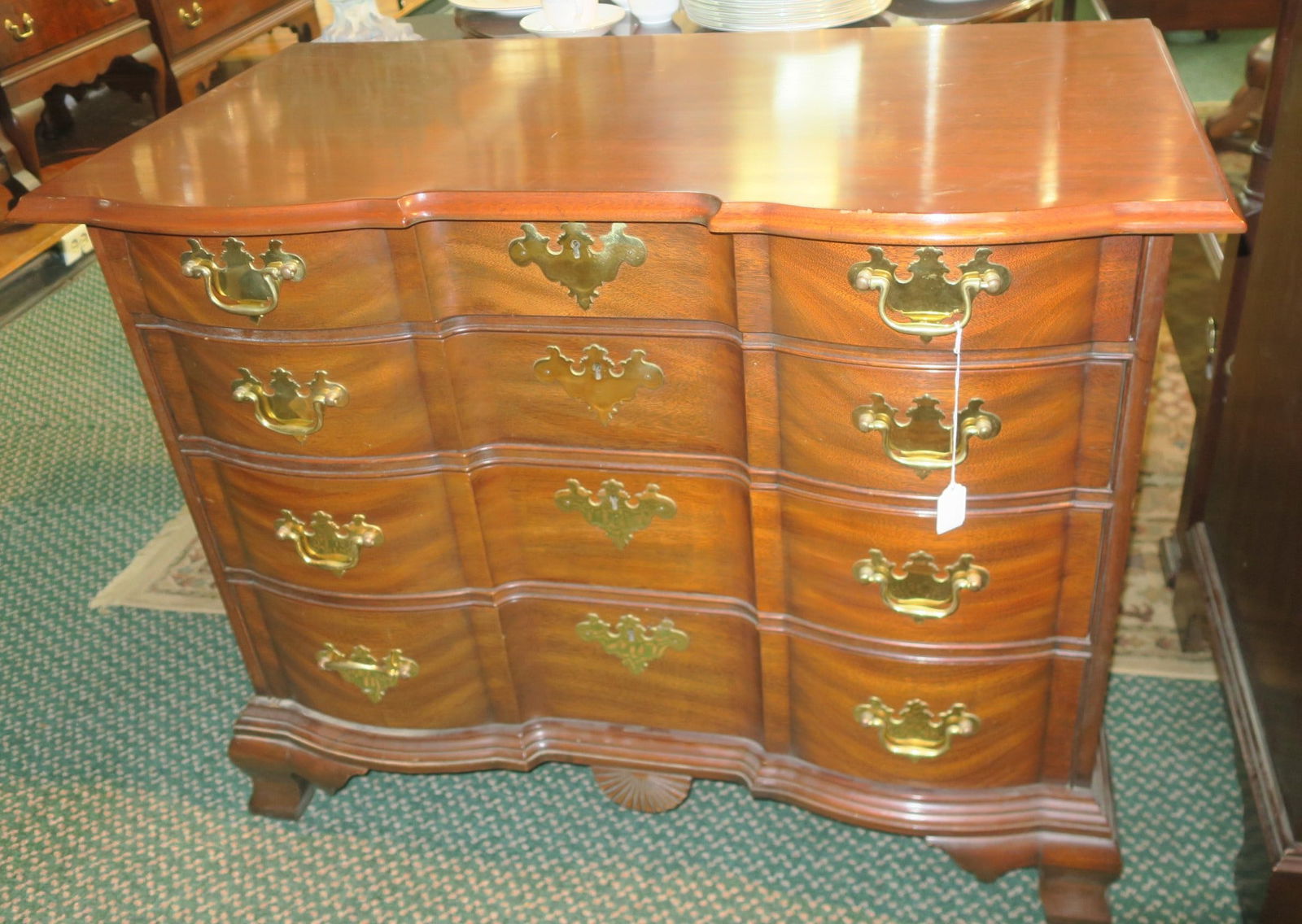 VA Galleries by HENKEL-HARRIS SPNEA Blockfront Chest: (1 of 5)