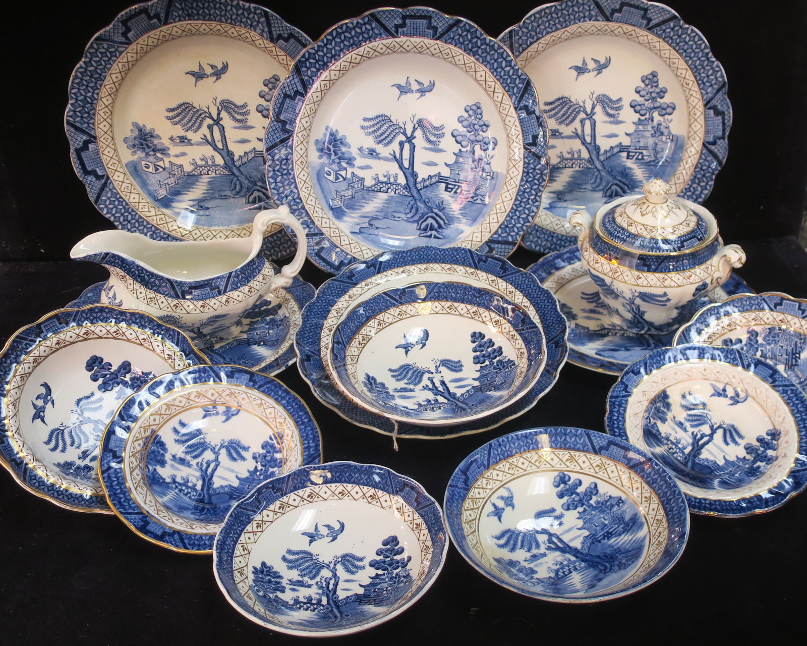 12 BOOTHS "Real Old Willow", 3 "Ye Old Chinese Willow" (1 of 6)