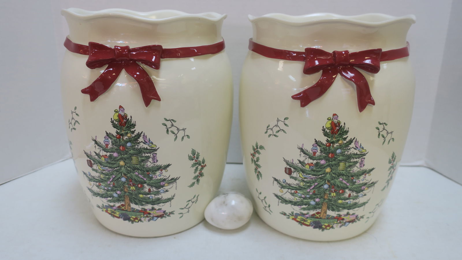 Pair of SPODE "RED TREE" Christmas Waste Baskets: (1 of 4)