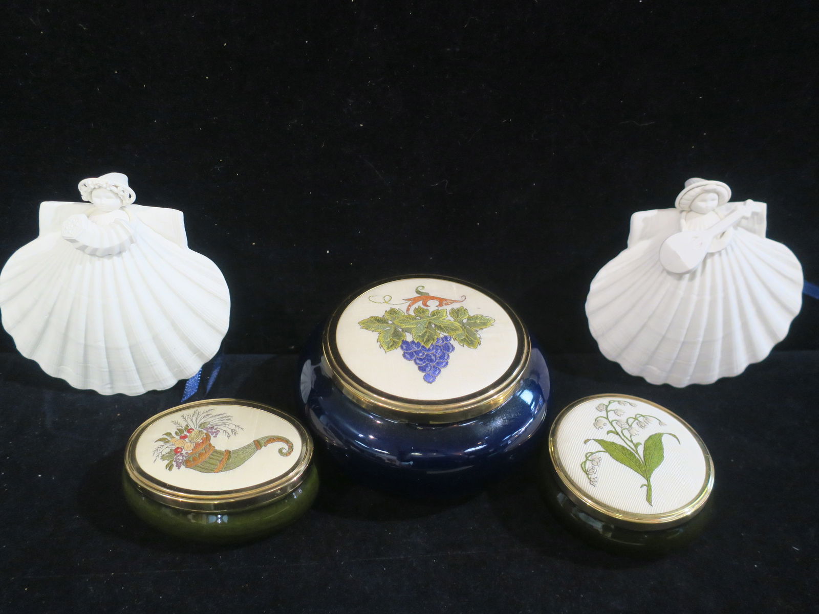 Framecraft Stitched Lid Boxes, 2 Porcelain Angels: (1 of 6)