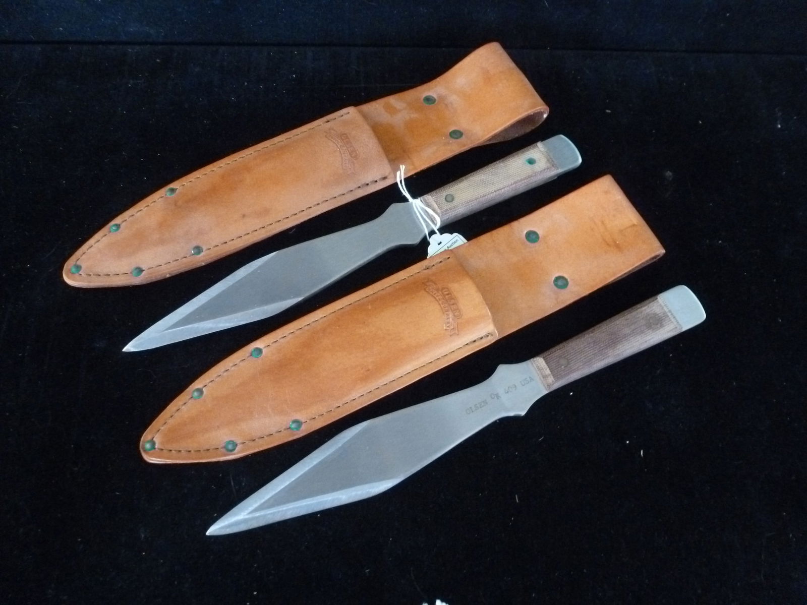 Pair of Vintage OLSEN 409 Throwing Knives w/ Sheaths: (1 of 3)