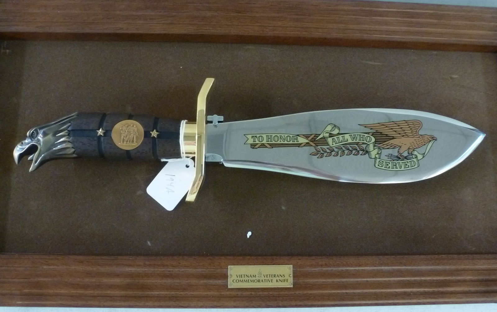 FRANKLIN MINT, VIETNAM VETERANS COMMEMORATIVE KNIFE: (1 of 4)