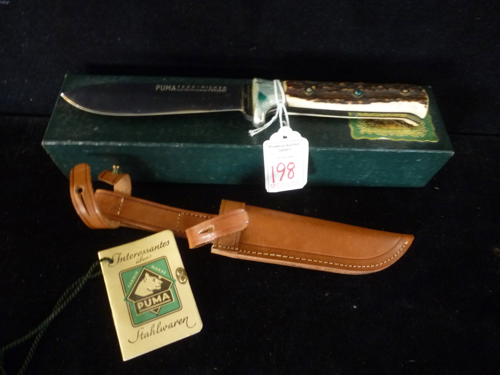 PUMA JAGD-NICKER Chopper Bladed Sheath Knife in Box:: PUMA JAGD-NICKER Chopper Bladed Sheath Knife in Box: Nach Oberforstmeister FREVERT, Serial Number 3589 Handbuilt 5" Blade with Antler Bone Handle. Leather Sheath and New in Box Condition. With Care In
