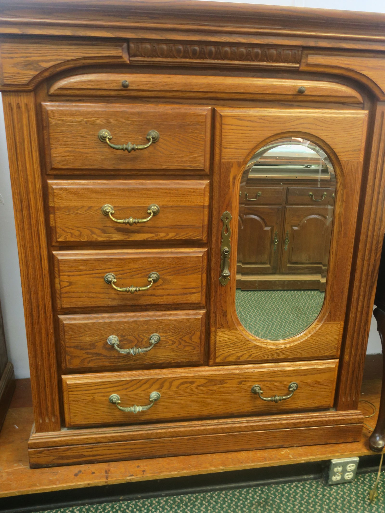 Oak Bachelor Chest, Perfect for College Freshman: (1 of 3)