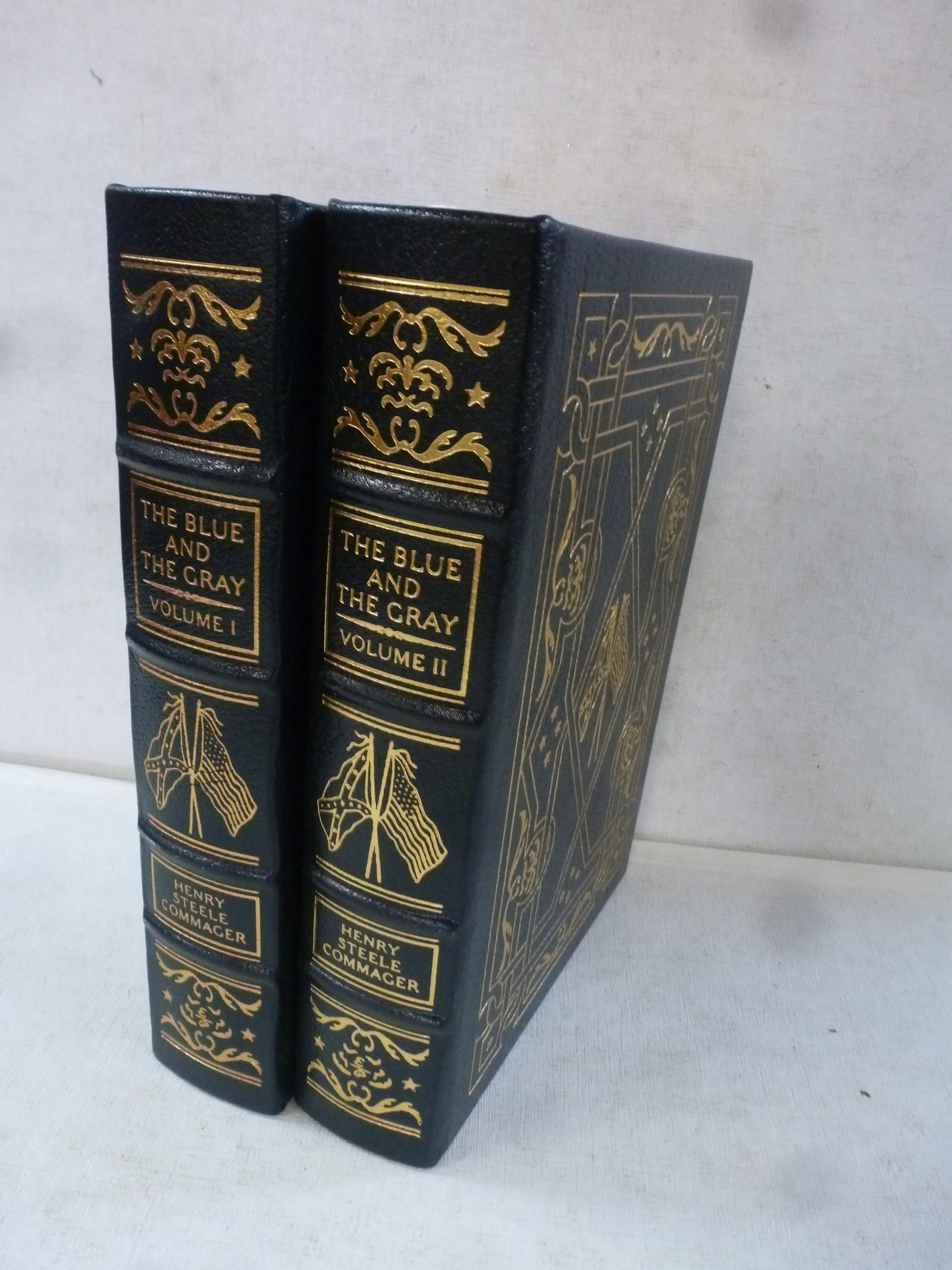 EASTON PRESS, THE BLUE AND THE GRAY, 2 VOLUMES:: EASTON PRESS, THE BLUE AND THE GRAY, 2 VOLUMES: Edited by Henry Steele, The Story of the Civil War as Told by it's Participants, Front Pieces Mort Kunstler. Leather Bound Collector's Edition, 22KT Gol