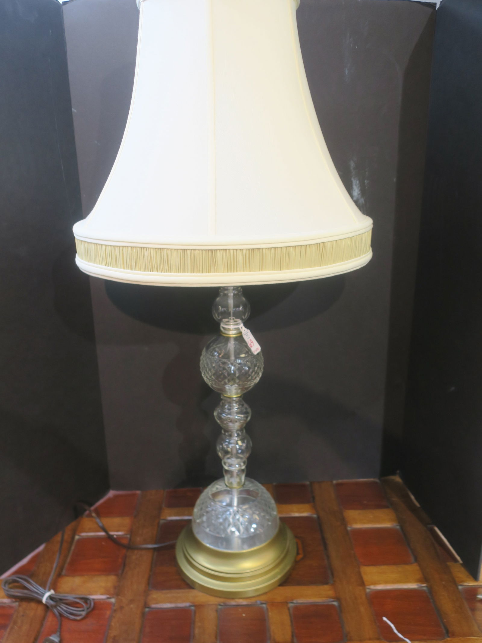 Clear Crystal Columnar Table Lamp: (1 of 4)