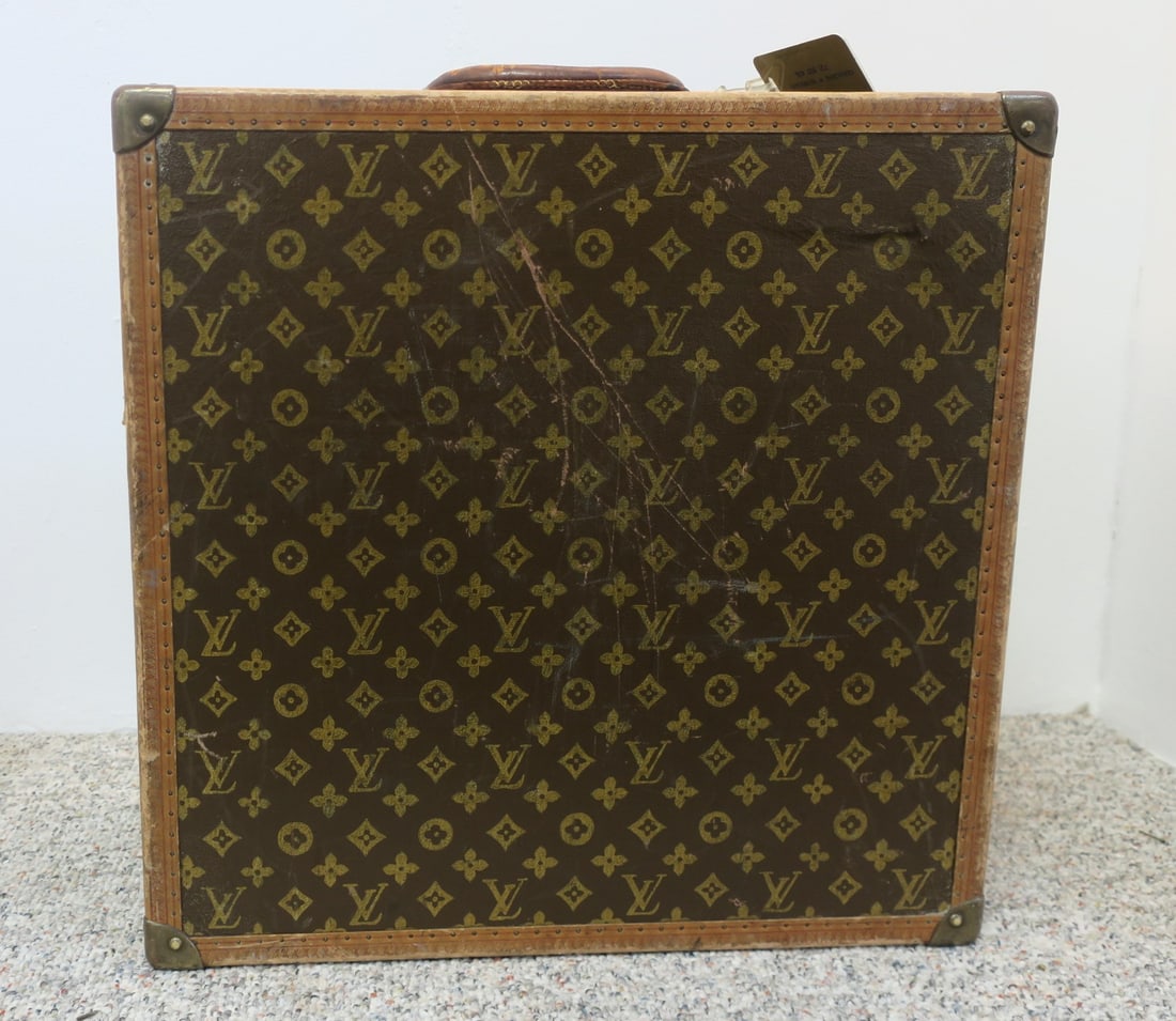 Vintage LOUIS VUITTON Suitcase Trunk: (1 of 8)