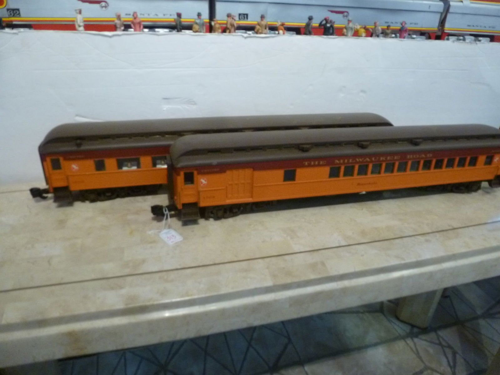 ARISTO-CRAFT Milwaukee Road Hybrid & Dining Cars:: ARISTO-CRAFT Milwaukee Road Hybrid & Dining Cars: Old School Heavyweight Style Hybrid Passenger and Baggage Car is the MINNEHAHA #1703 and Dining Car WISCONSIN DELLS #1503. Very Good Condition. G-Scal