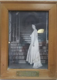 ELEANOR ROOSEVELT Autographed B&W 8"x5" Photograph: