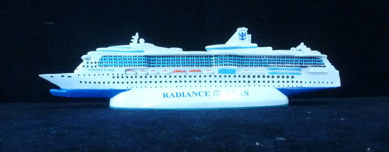 ROYAL CARRIBEAN Captains Table RADIANCE OF THE SEAS: (1 of 3)