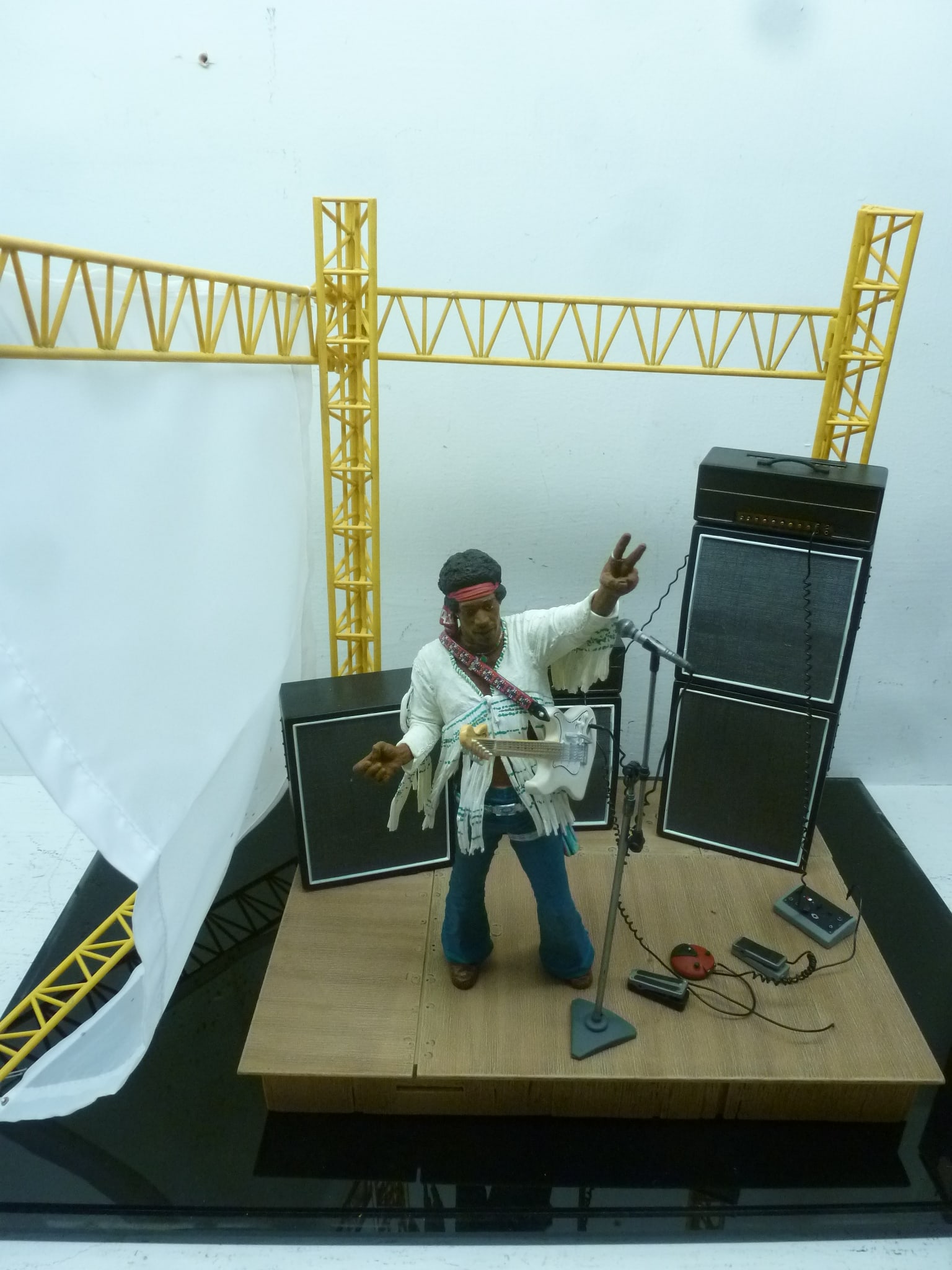 JIMI HENDRIX McFarlane Toys, On Woodstock Stage: (1 of 3)