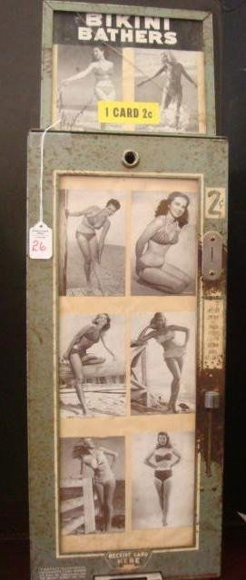 Vintage Exhibit Card Vending Machine, Bikini Bather: Vintage Exhibit Card Vending Machine, Bikini Bathers: Made by Exhibit Supply Co. 8 Cards Displayed of Beauties in Black and White. Found in Arcades, Boardwalks, Theaters Circa 1950. Postcard Size Pinu