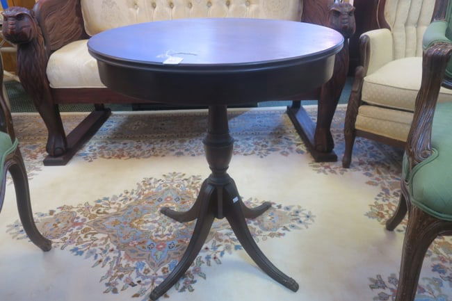 MERSMAN Duncan Phyfe Mahogany Table (1 of 3)