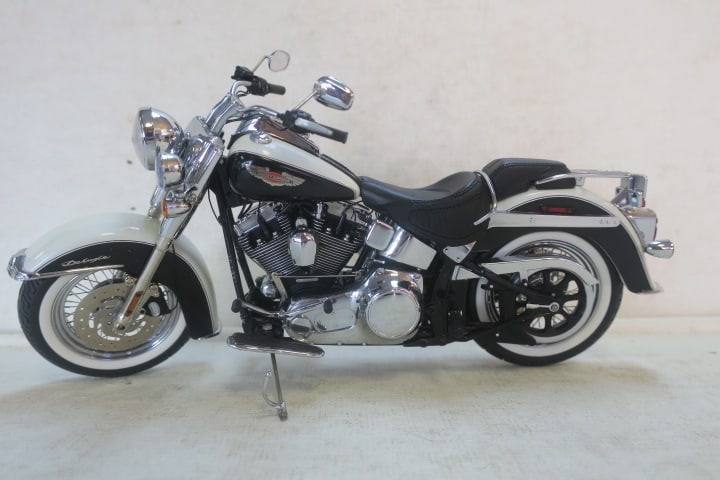 FRANKLIN MINT 2006 Harley Davidson Softail Deluxe: (1 of 5)