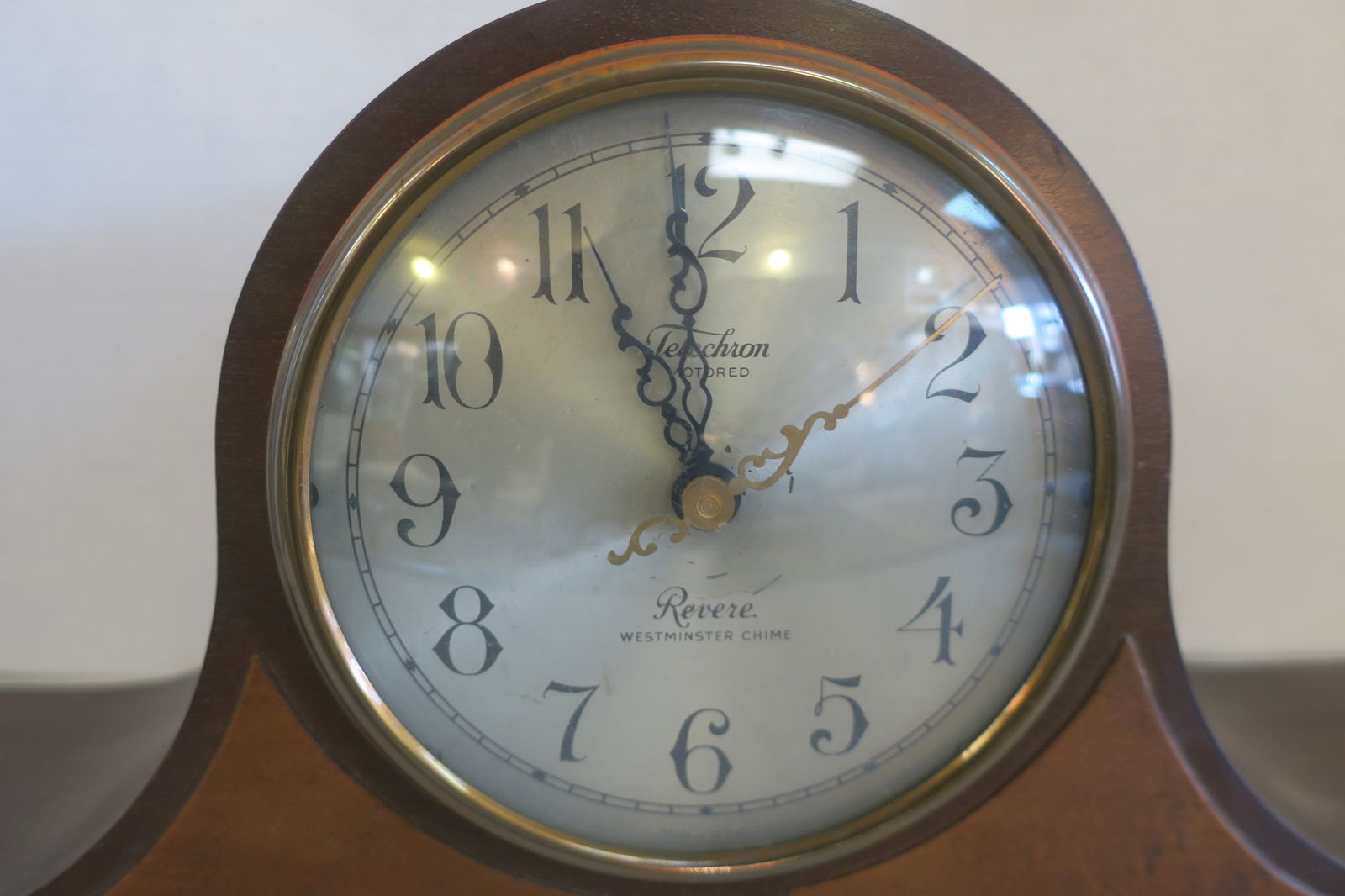REVERE Telechron Mantle Clock (1 of 2)