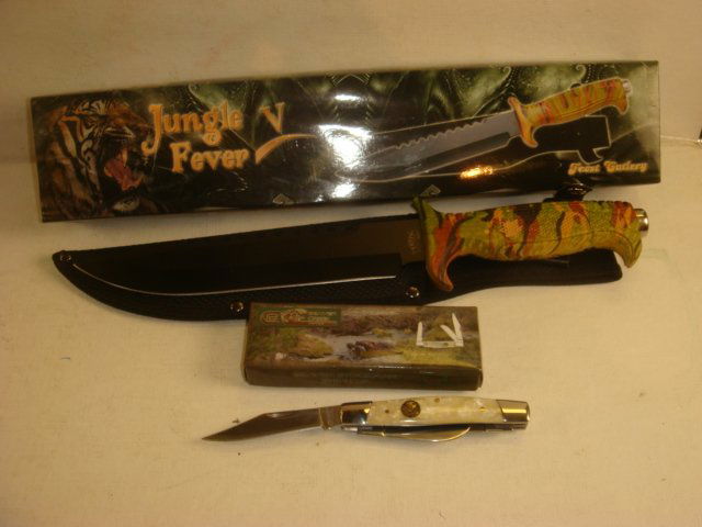 Three Fantasy combat & Hunting Knives: Three Fantasy combat & Hunting Knives BEAVER CREEK 3 Bladed Pearl Handled Pocket Knife, FROST CUTLERY Jungle Fever V Combat Knife with 8" K- bar style blade. CHIPAWAY CUTLERY 13" LOA Hunting Knife. Al