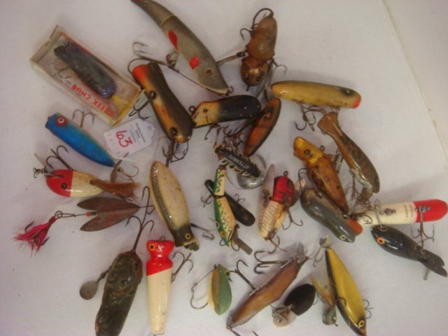 Coll. Vintage Fishing Lures:: Coll. Vintage Fishing Lures: Includes Some Glass Eyes, Creek Chub, Shakespeare, (200-300)