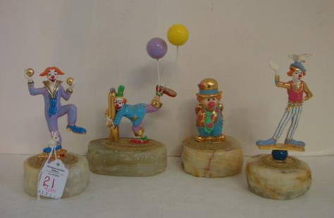 Three RON LEE CLOWNS Plus Additional Clown:: Three RON LEE CLOWNS Plus Additional Clown: Jo Jo Juggling #RLC1002; Bo Bo Balancing #RLC1003; Gassing Up #1004; And Clown Dressed In Hearts. All Are Mounted on Marble With Gold Accents, (100-200)