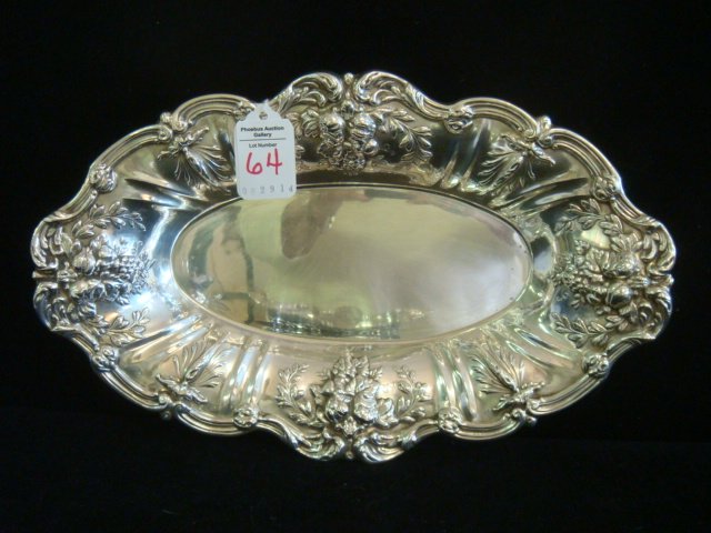 REED & BARTON Francis I Sterling Oval Bread Tray:: REED & BARTON Francis I Sterling Oval Bread Tray: Repousse Fruit and Swag Rim. Mortar and Pestle Mark and X568. 15.72 Oz. (300-500)