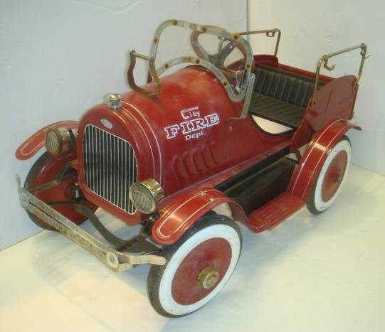DEXTON Deluxe Fire Truck Pedal Car: