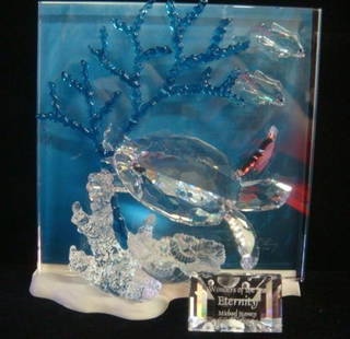 SWAROVSKI Wonders of the Sea, Eternity:: SWAROVSKI Wonders of the Sea, Eternity: 2006 Annual Edition for SCS Members Only. 2nd of Trilogy. 8"T. Swimming Sea Turtle and Fish with Blue Coral. Signed Michael Stamey 2006. Ocean or Mirror