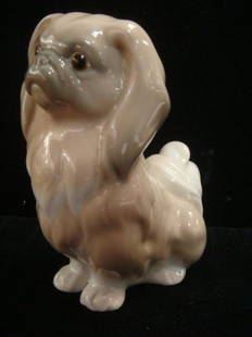 LLADRO Sitting Pekingese Dog #4641: LLADRO Sitting Pekingese Dog #4641 Book Value Over $650. 6"T. Ca 1971-1974. Third Mark. (200-300)