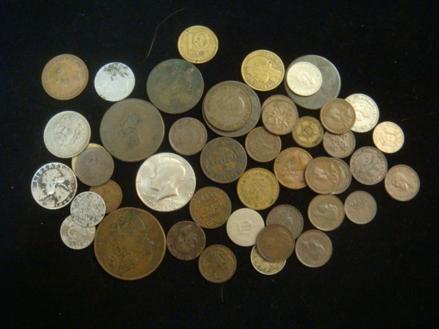 40 Various Foreign Coins: From Queen Victoria's Penny: 40 Various Foreign Coins: From Queen Victoria's Penny to Edward and George. French, Italian, South America to Caribbean Countries. The Things left over in a Merchant Marine's Pocket after the Street G