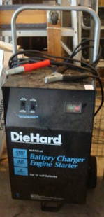 DIEHARD Battery Charger and Engine Starter:: DIEHARD Battery Charger and Engine Starter: 200 AMP Starting Power, 40 AMP Rapid Charge and 2 AMP Slow Charge. For 12 Volt Batteries. (450-600)