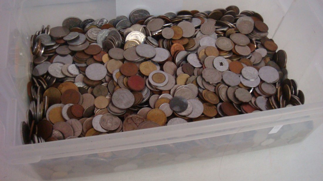35 1/2 Pounds of 20th Century Foreign Coins:: 35 1/2 Pounds of 20th Century Foreign Coins: The Contents of a Merchant Sailors Pockets, Coins of Europe, Asia, South Pacific, Africa, Orient, Levant, Canada, Caribbean, Mexico. Everywhere There is a 
