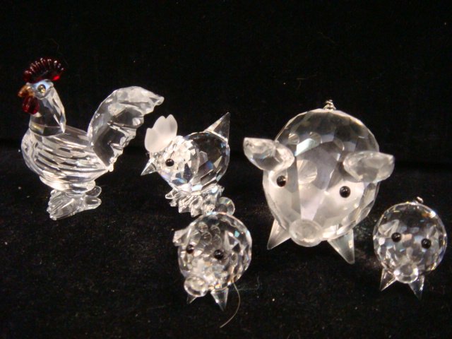 SWAROVSKI Crystal Pigs and Chickens:: SWAROVSKI Crystal Pigs and Chickens: Large Pig with Wire Tail is 1 3/8"T. Piglet with Wire Tail and One with Glass Tail are 3/4"T. Rooster with Red Comb is 2"T. Hen is 1 1/4"T. 3 Chicks are 3/4"T. Ori
