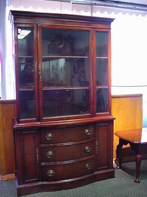 969 Mahogany Single Door Duncan Phyfe China Cabinet Oct 16