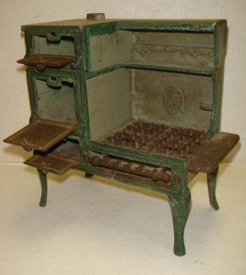 KENT Cast Iron Gas Stove, Salesman Sample or Toy: (1 of 3)
