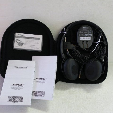 BOSE Quiet Comfort 3 Noise Canceling Headphones/Case:: BOSE Quiet Comfort 3 Noise Canceling Headphones/Case: Includes Audio Cable, Audio Cable with Microphone & Remote for Apple Devices, Rechargeable Battery/Charger and Dual Plug Adapter. Purchased in 201