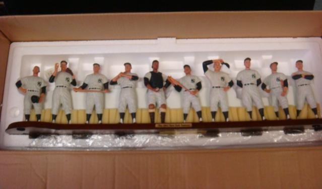 DANBURY MINT "1961 New York Yankees" Porcelain: DANBURY MINT "1961 New York Yankees" Porcelain Hand Painted Figurines on Stand, Mint in Box, includes Yankee Greats Ralph Hoke, Whitey Ford, Clete Boyer, Bill Skowran, Yogi Berra, Alston Howard, Micke