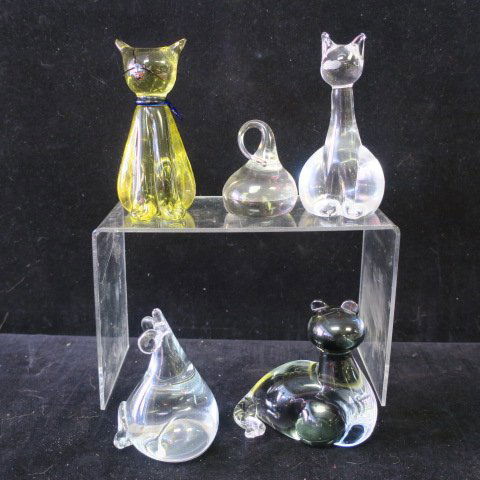5 Assorted Blown Glass Feline Motif Paperweights: (1 of 4)