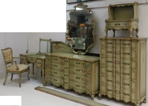 Union National 7 Piece French Provincial Bedroom Set: (1 of 8)