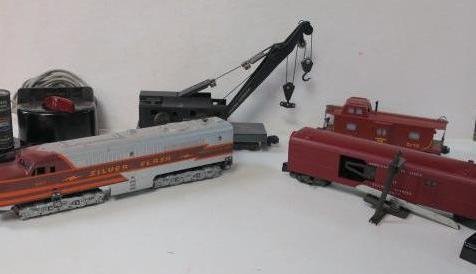 AMERICAN FLYER Train Set, 481 Silver Flash Diesel:: AMERICAN FLYER Train Set, 481 Silver Flash Diesel: 481 "SILVER FLASH" D-7 Diesel-Electric Locomotive, 918 RAILWAY EXPRESS Action Mail Car with Stanchion & Controller, No Mailbags, 935 Illuminated Cabo