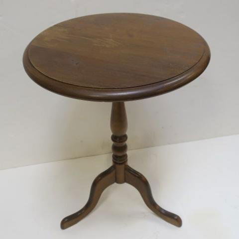 Round ETHAN ALLEN Duncan Phyfe Style Side Table:: Round ETHAN ALLEN Duncan Phyfe Style Side Table: 15" Diameter Beveled Top Supported By Turned Shaft. 3 Traditional Duncan Phyfe Splayed Legs. 21" T. (40-80)