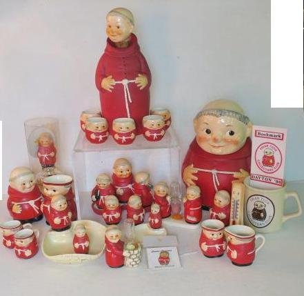 GOEBEL "CARDINAL TUCK" Series Collectibles, 25 Pcs:: GOEBEL "CARDINAL TUCK" Series Collectibles, 25 Pcs: Made for the English Market. Cookie Jar, Decanter & 6 Shots, Mustard Salt & Pepper, Egg Timers, Sm., Med. & Large Syrups, Dinner Bell, Ring Holders,