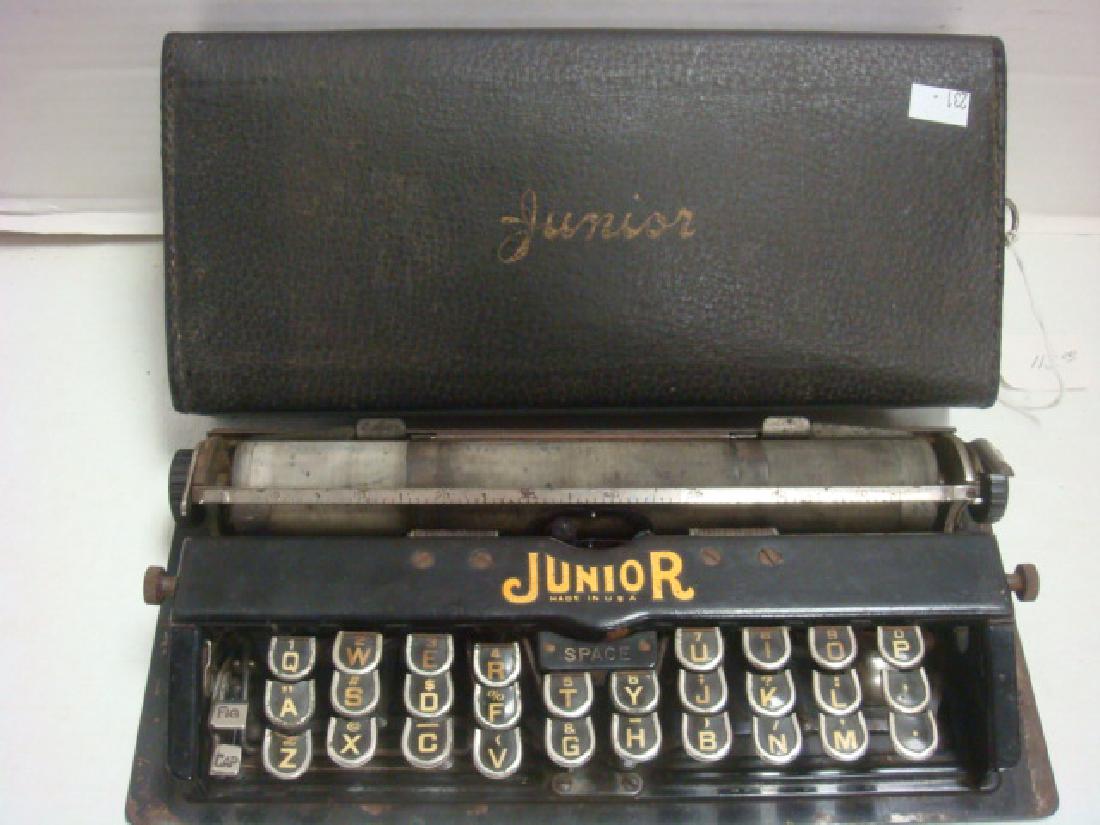 Antique 1907 CHARLES BENNETT JR. Compact Typewriter:: Antique 1907 CHARLES BENNETT JR. Compact Typewriter: Serial #9571. Advertised as "The Typewriter That Would Fit In Your Pocket." Has Original Locking Lid. Measures 10 1/4"L x 4 3/4"W. All Keys Present