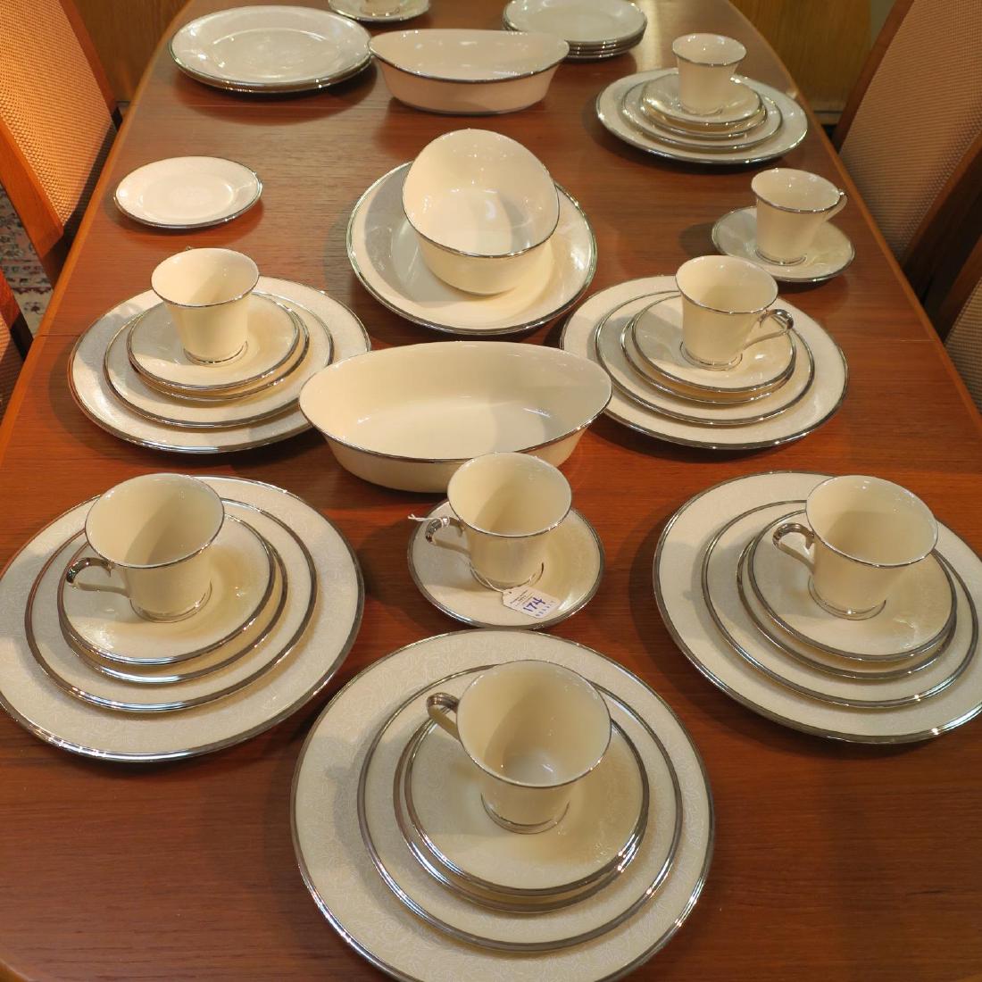 LENOX Moonspun Dinnerware, 38 Pieces