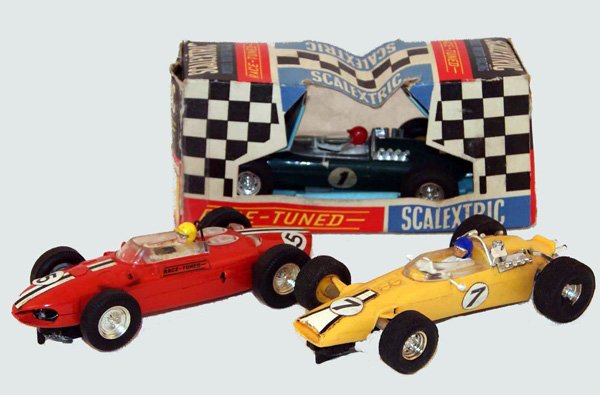 Scalextric C5 Europa Vee F1, Green RN1 plus 2 x Unb: Scalextric C5 Europa Vee F1, Green RN1 plus 2 x Unboxed including C6 Panther and Race Tuned Ferrari 156. Good to Very Good in Good box plus unboxed.
