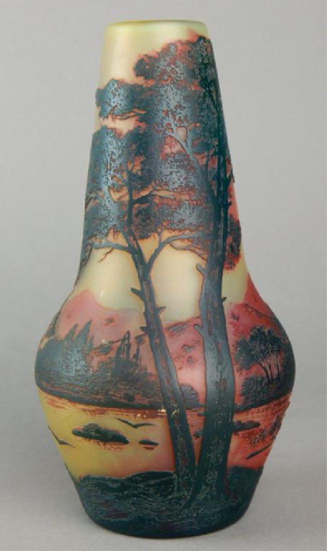 De Vez Cameo Art Glass Vase (1 of 10)